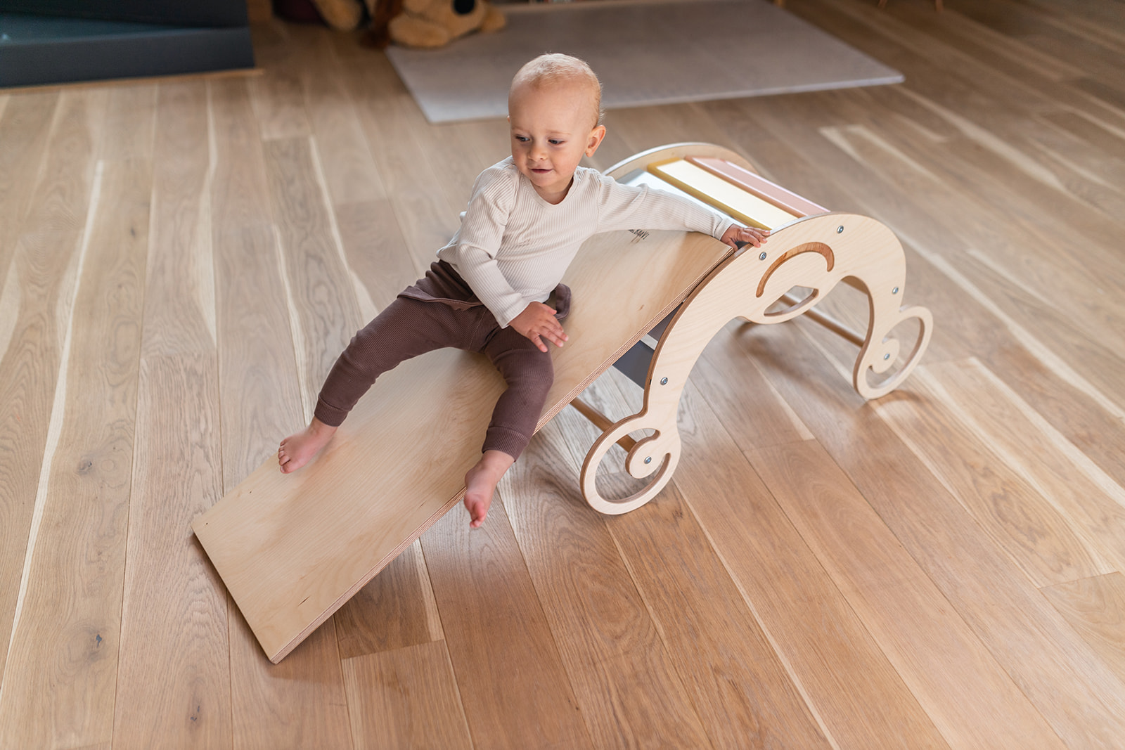 Montessori houpačka BaaVi Monte se skluzavkou